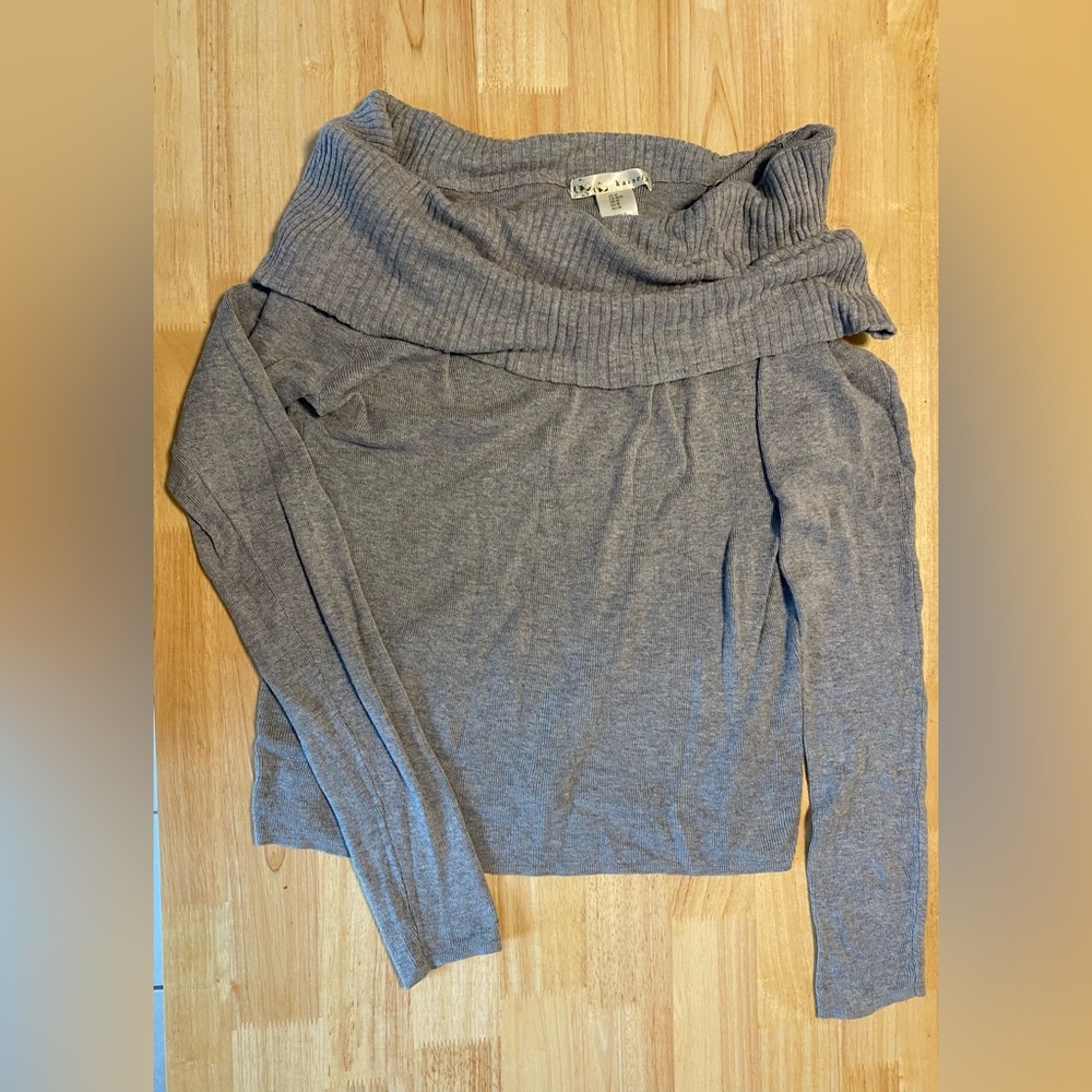 Kaisely M grey sweater. Can be work off the shoulder or as a cowl neck.